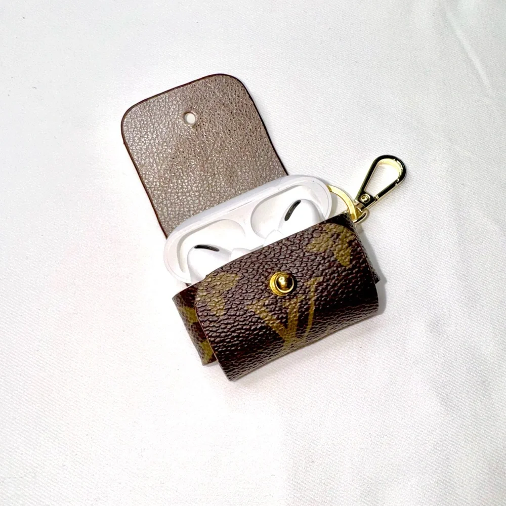 ♻️ AirPods Pro case Monogram ♻️ Hand crafted - Picture 7 of 10